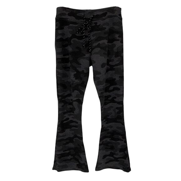 SUNDRY Camo Kick Flare Pants Size 0 - Picture 1 of 11